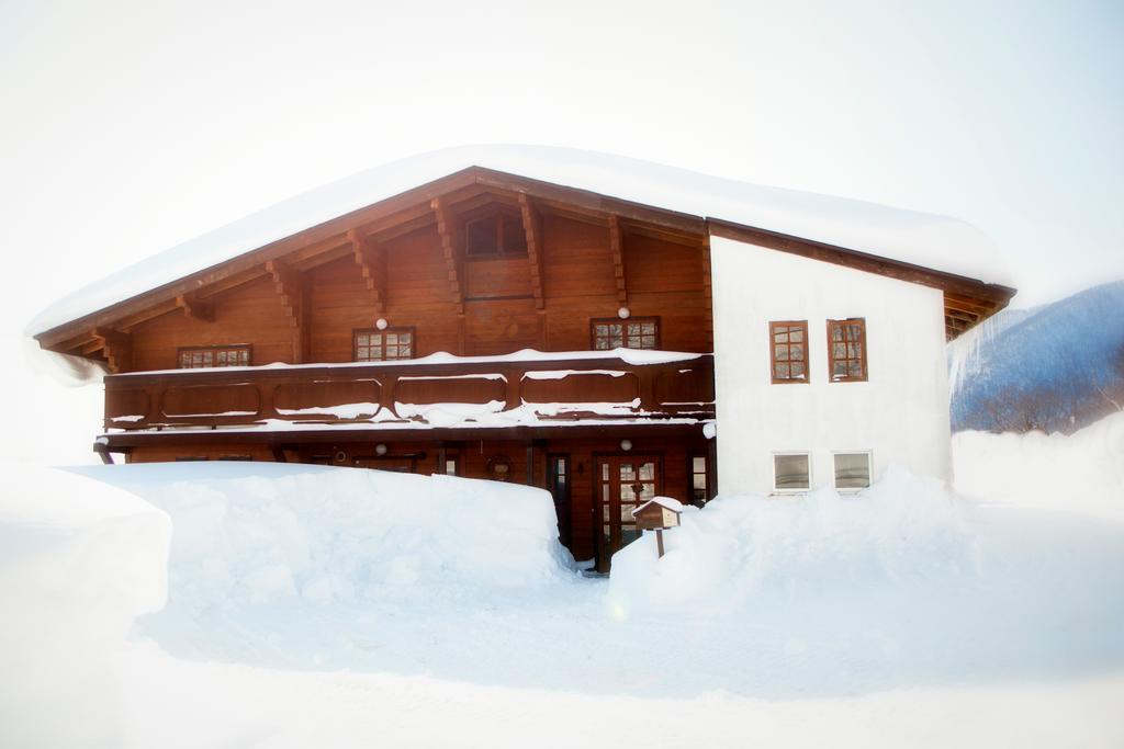 Snowball Chalet At Madarao Mountain Hotell Iiyama Exteriör bild